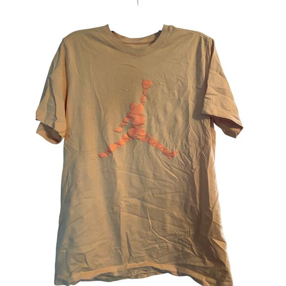 GUC Jordan Men's Size Large Yellow Short Sleeve T Shirt 100% Cotton Basketball - Picture 1 of 5